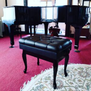 オススメのピアノ椅子10選 選び方とタイプを比較 背もたれ/トムソン/ベンチ | 一般社団法人 日本音楽協会